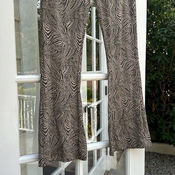 Zara Wide Bottom Elastic Waist Pants - Picture 3 of 3